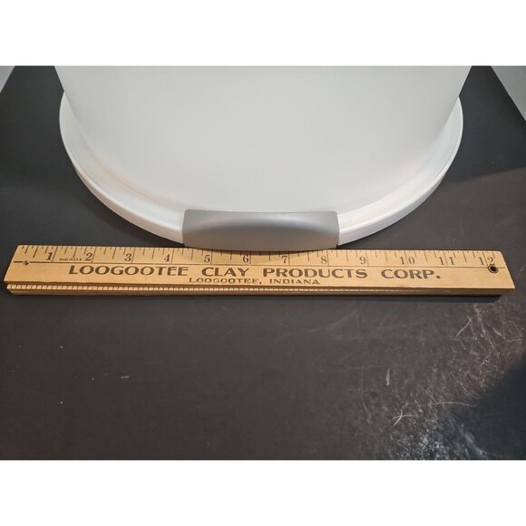 Sterilite Cake Carrier Container Domed Cover 12" Cake Pie Taker Gray Plastic - Picture 3 of 9